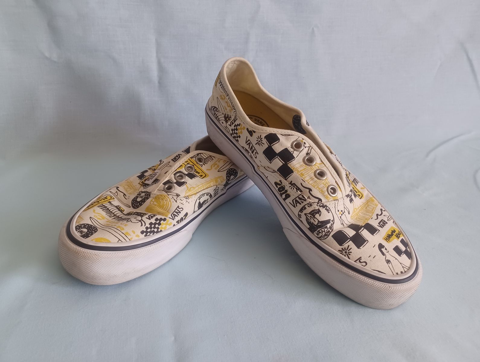 Vans off the Wall Skateboard Shoes – Size 7 Women's