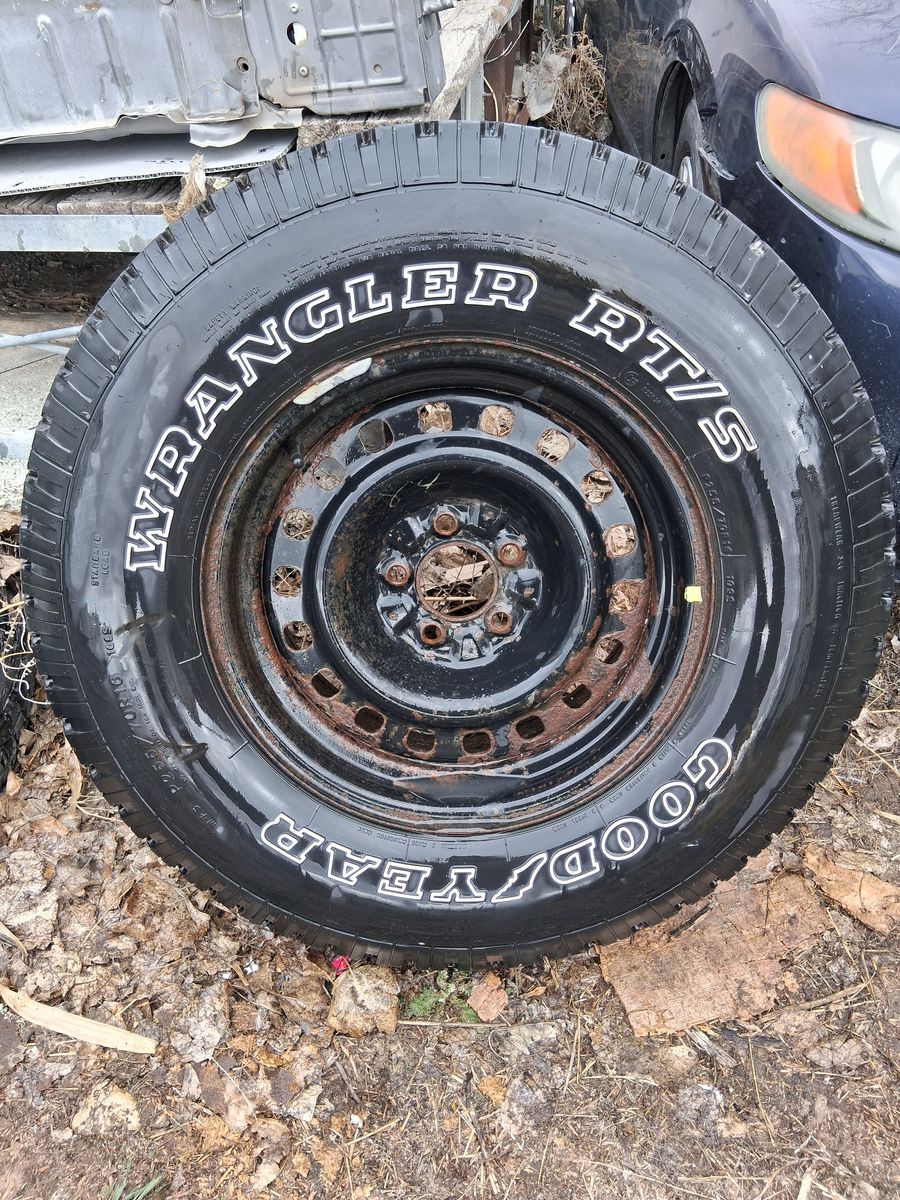 Goodyear  wrangler RT/S  P255 /70R 16