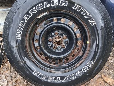 Goodyear wrangler RT/S P255 /70R 16