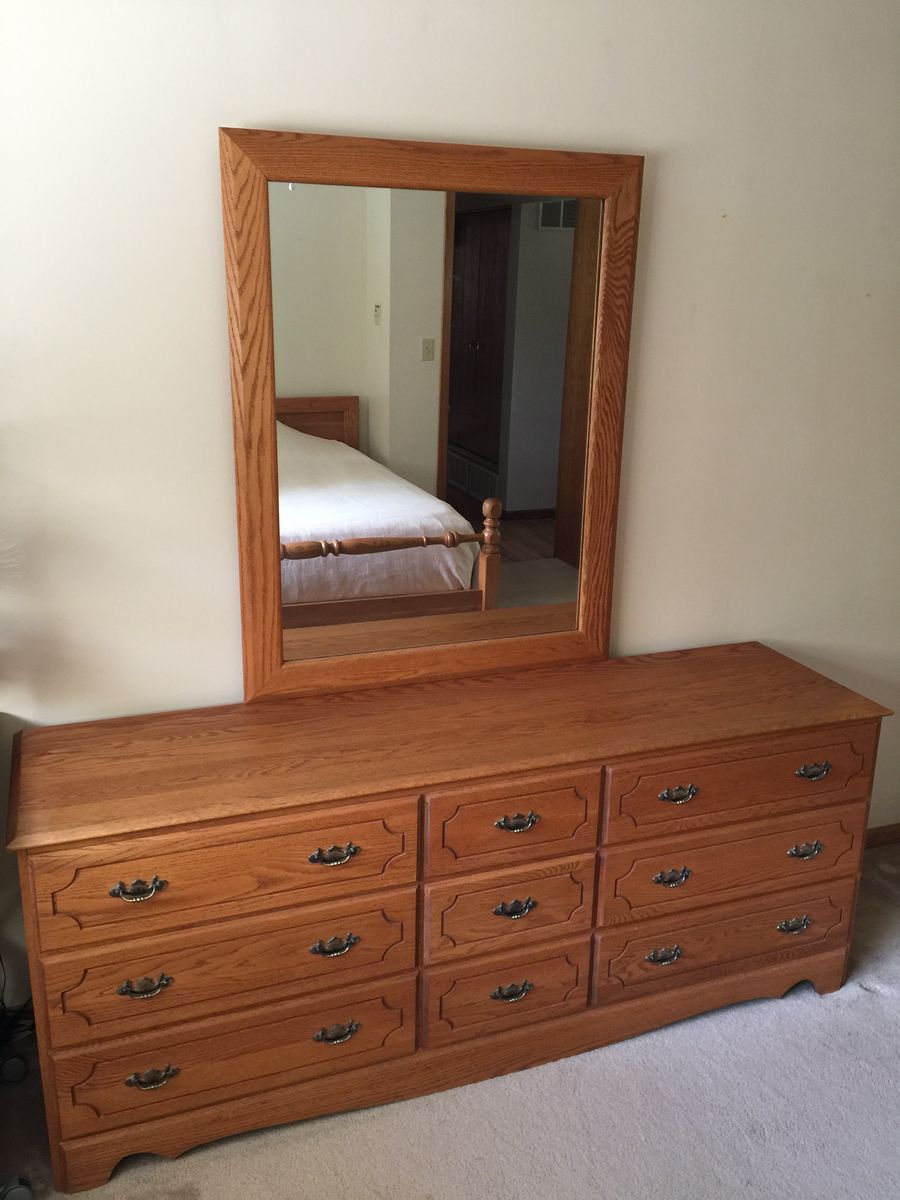 Classic Solid Oak 9-Drawer Dresser with Matching Detachable Oak Framed Wall Mirror