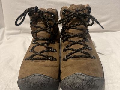 Keen men’s size 9 brown leather waterproof men, hiking boots