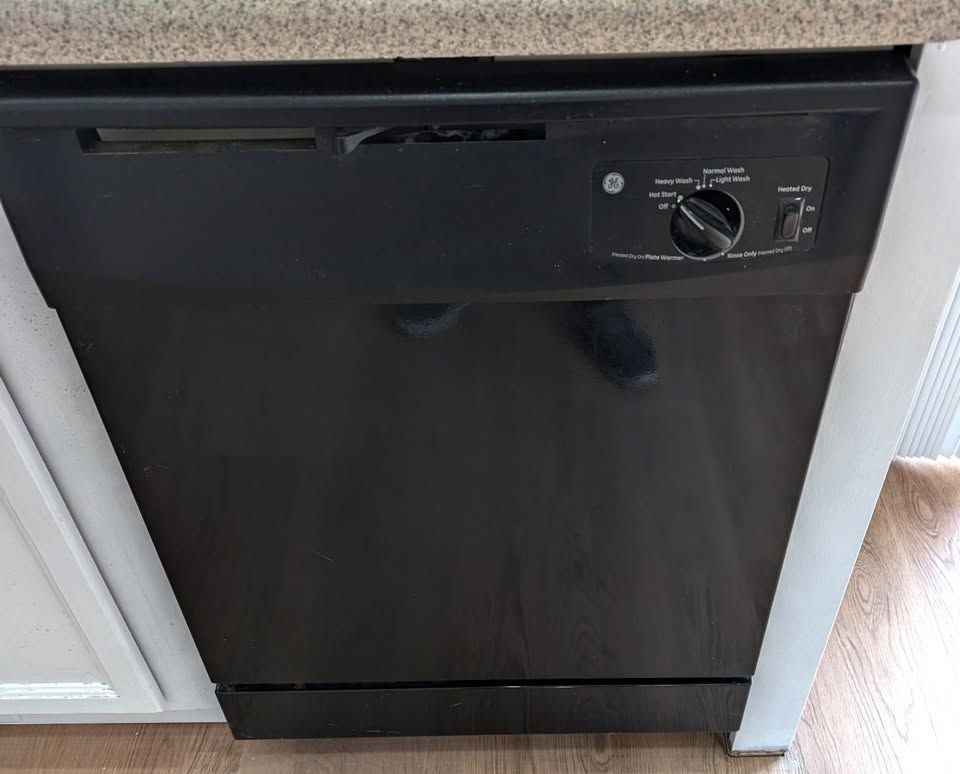 GE black built-in dishwasher in excellent condition