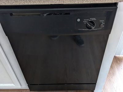 GE black built-in dishwasher in excellent condition