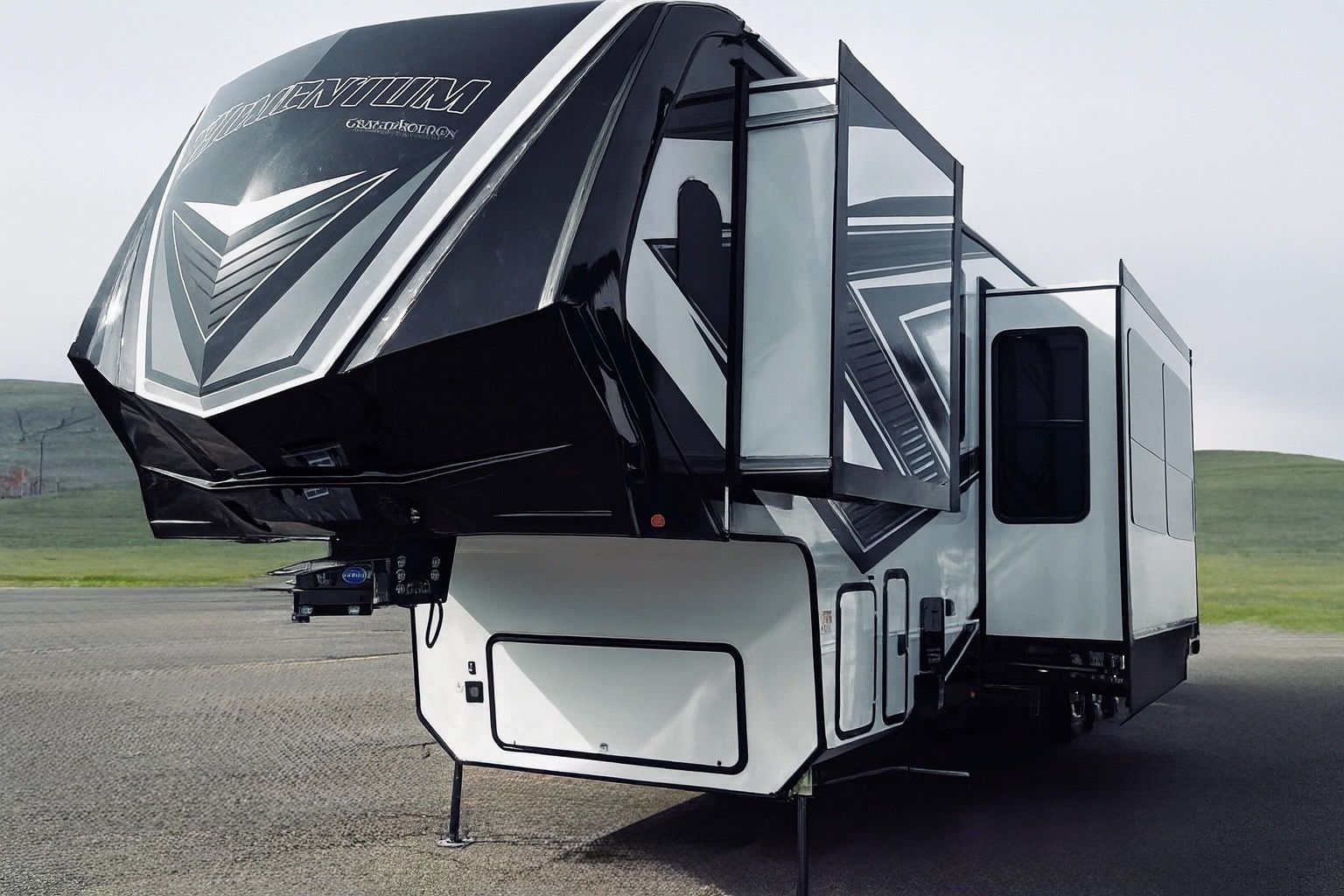 2021 Grand Design Momentum 399TH-R Toy Hauler