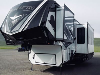 2021 Grand Design Momentum 399TH-R Toy Hauler