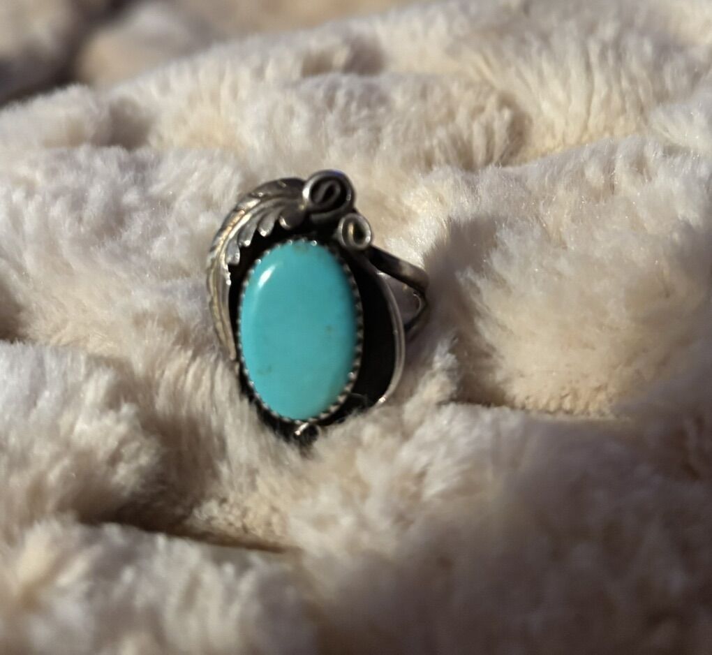 Navajo Vintage Turquoise Ring  8/9