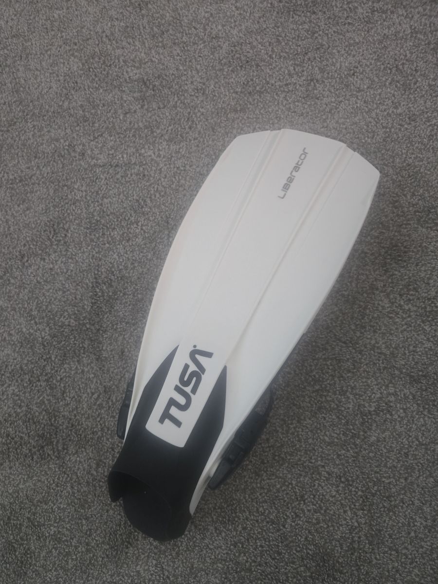 Scuba fins