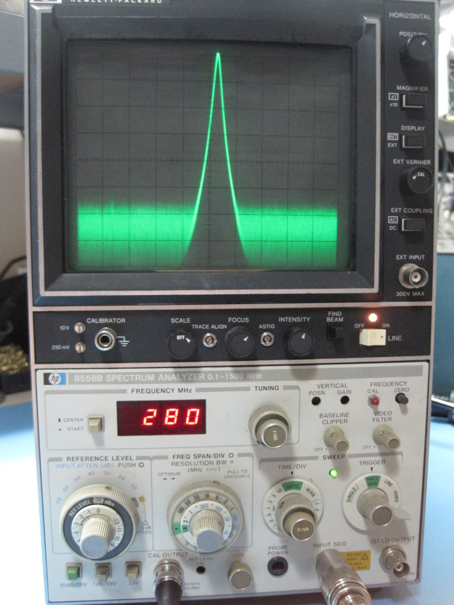 HP 8558B 0.1-1500 MHz Spectrum Analyzer with 182T Display
