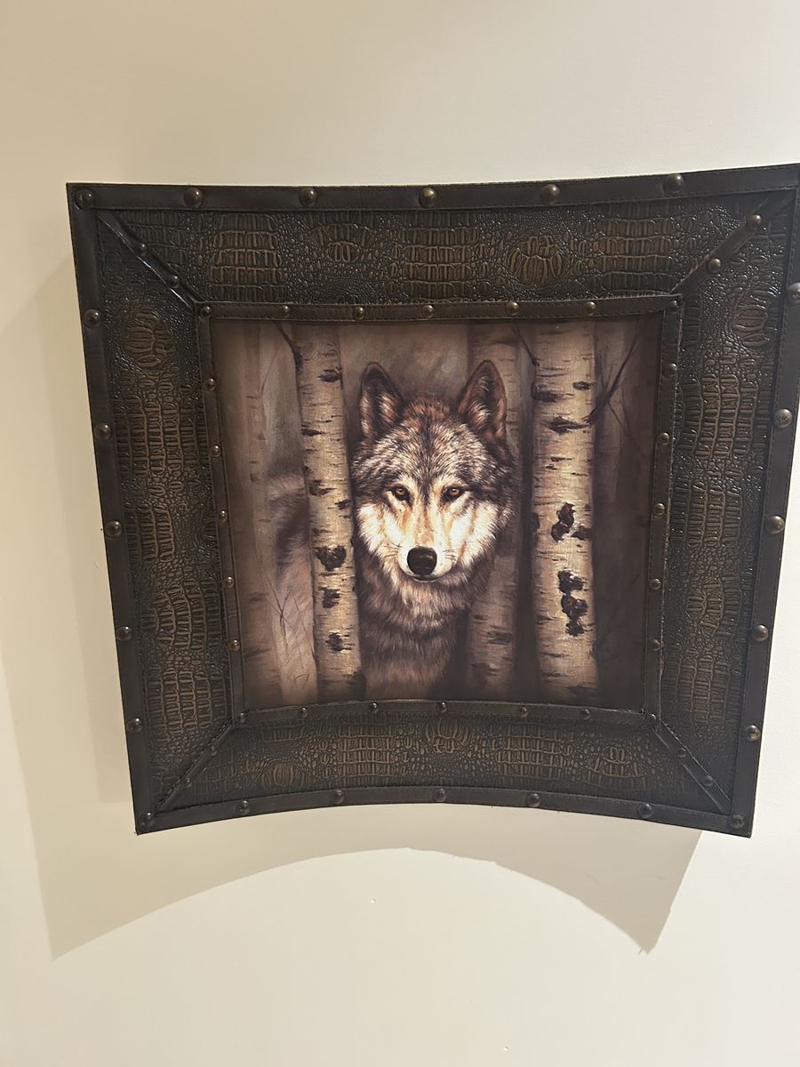 3D Wolf Wall Art – Rustic Faux Leather Framed Decor (23”)