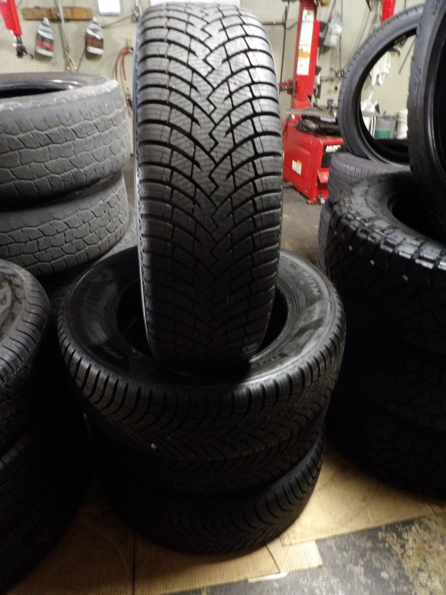 235/65R18 PIRELLI SCORPION WETHERACTIVE SET OF USED TIRES