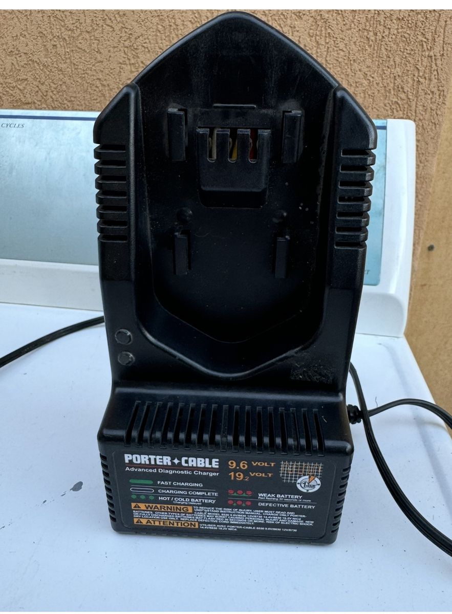 PORTER-CABLE 8605 9.6V/19.2V 1-Hour NiCd Advanced Diagnostic Battery Charger