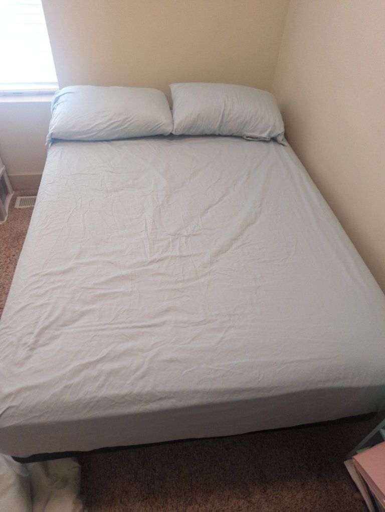 Serta mattress, frame and blue sheet set