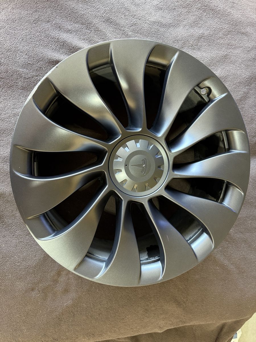 Used 2022 TeslaPerformance Wheels
