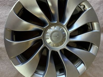 Used 2022 TeslaPerformance Wheels