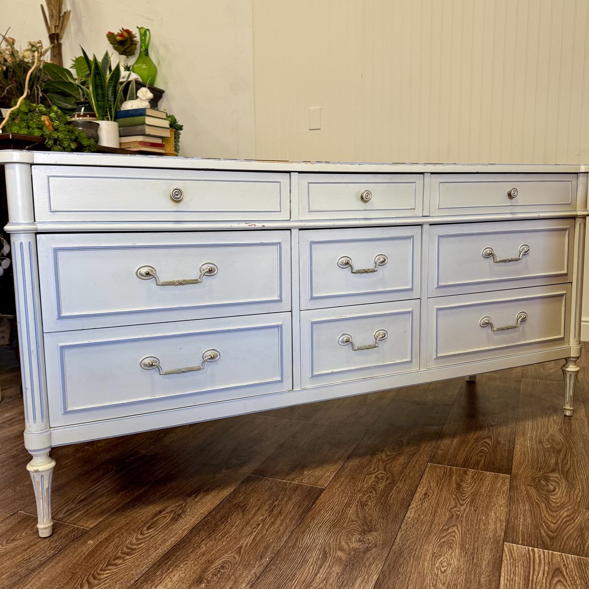 Vintage Thomasville 9-Drawer Dresser