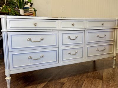 Vintage Thomasville 9-Drawer Dresser