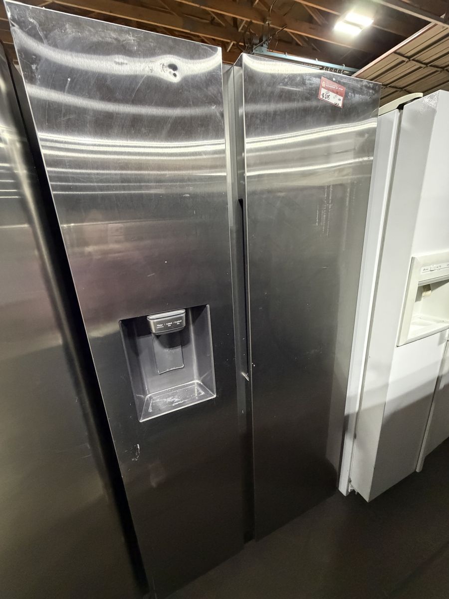 GOOD SAMSUNG COUNTER DEPTH SIDE BY SIDE FRIDGE