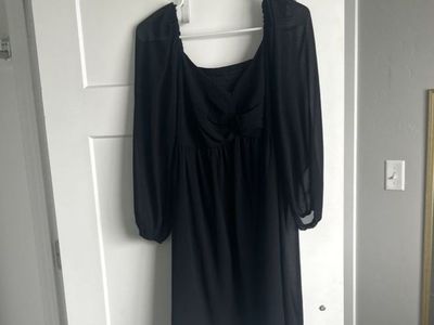Short formal black dress (Prom, Hoco, Gala) - long sleeved - size large
