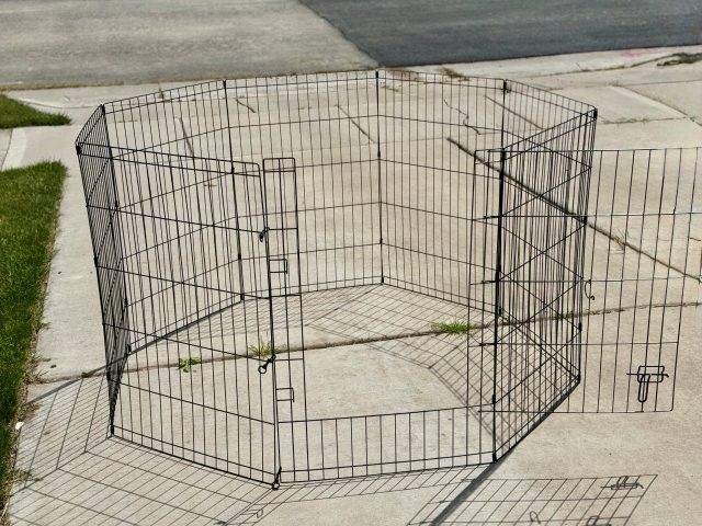 8 Panel Pet Exercise/playPen 36" Tall with Gate