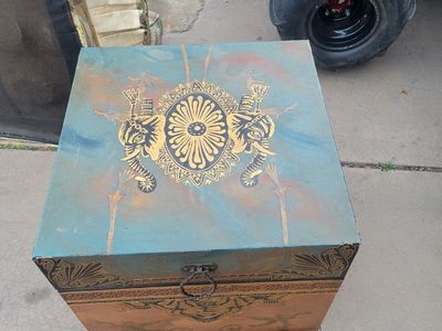 Decoertive box