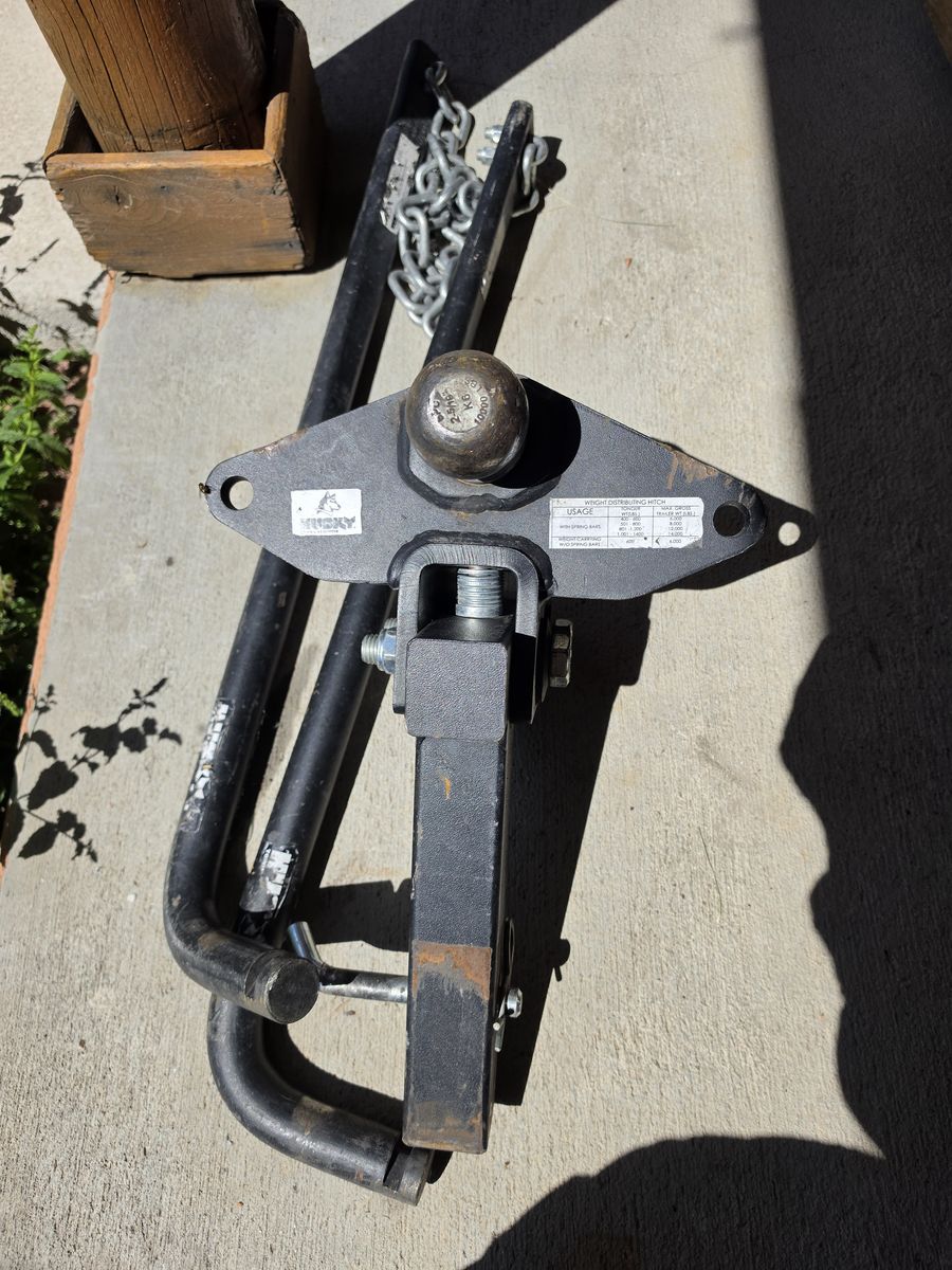 Husky Weight Distributing Hitch with 2-5/16" Ball and Spring Bars