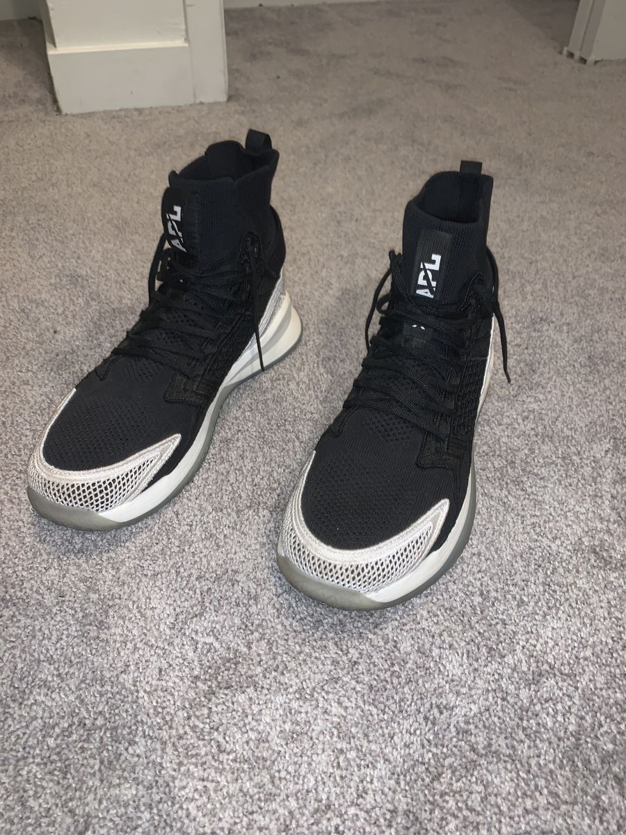 Apl Carbon 10s (size 9.5)