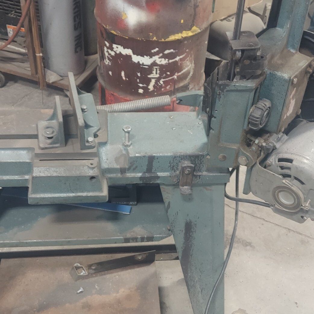 Metal band saw
