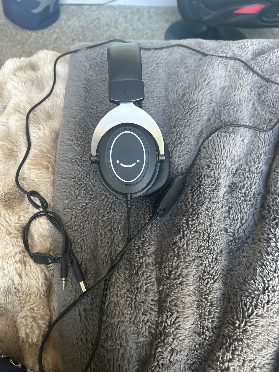 Dream Gaming Headset with Microphone, Wired Over-Ear Headphones, Black/Silver