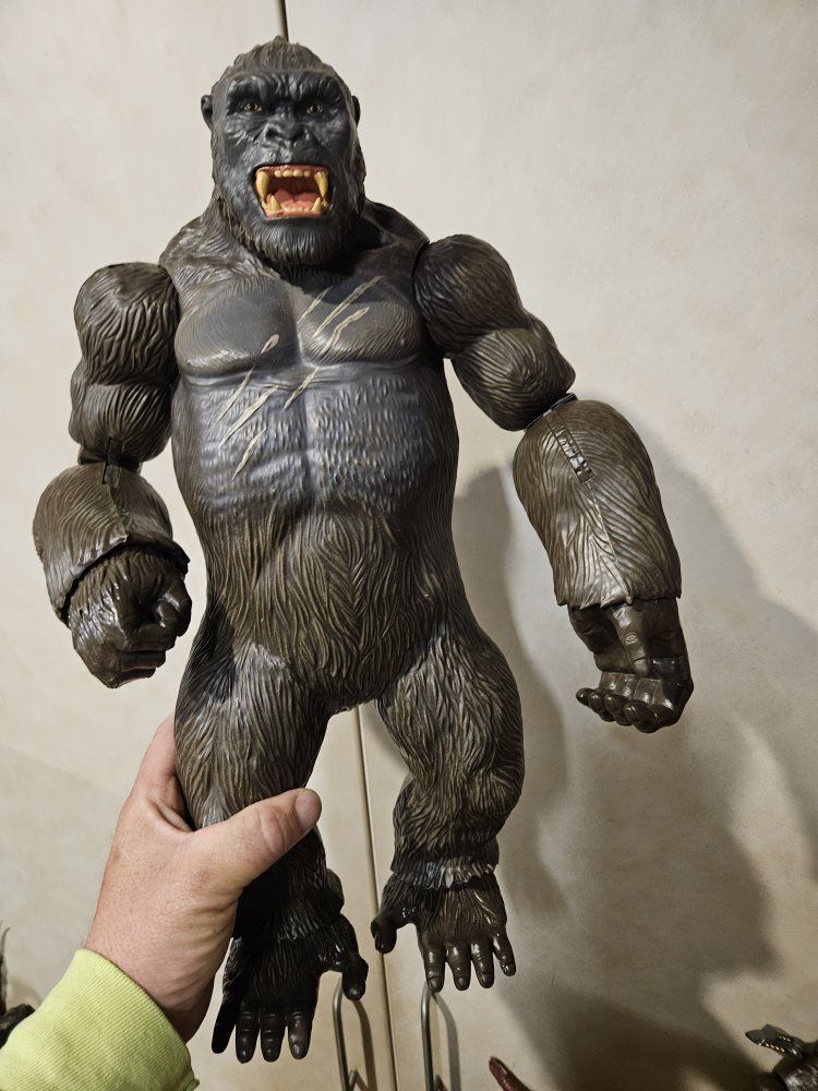 King Kong 18" tall