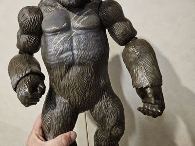 King Kong 18" tall