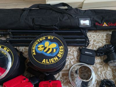 Photography Studio Lighting Kit (Paul Buff Alien Bee 400 l)