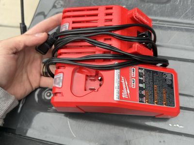 Milwaukee M18 M12 Charger