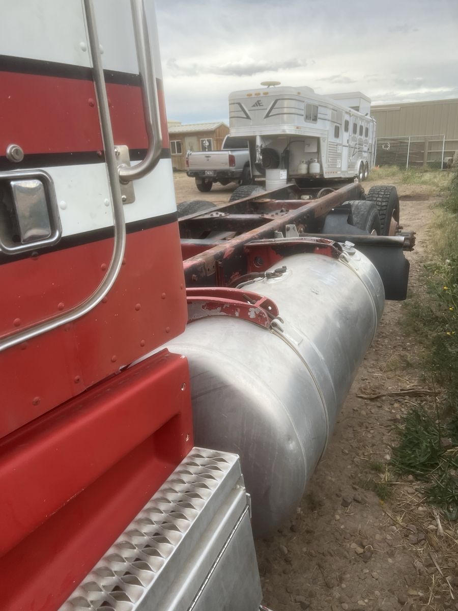 Peterbuilt 377 400 big cam Cummins IV. Fuller 10 speed transmission. $4500 OBO. 