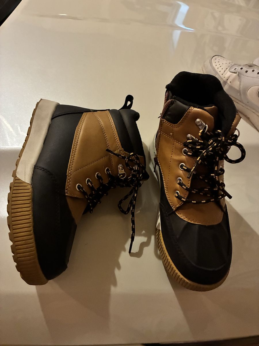 Kids Winter Boots Size 4