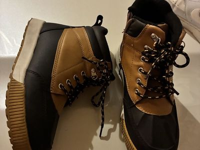Kids Winter Boots Size 4