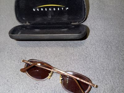 Serengeti Sunglasses Brown Lenses & Frames with Case Model 6548 vintage model excellent condition