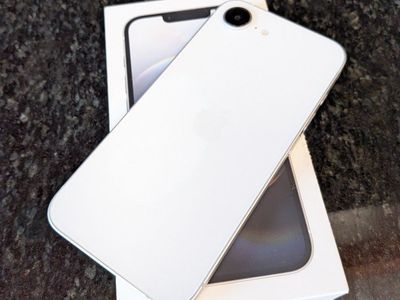 iPhone 16e - Unlocked | Like New Condition