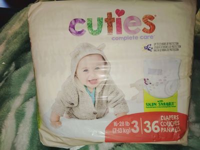 Cuties Complete Care Diapers Size 3 (16-28 lb) - 36 Count, Hypoallergenic & 12-Hr Protection.