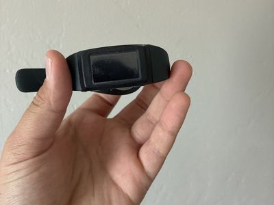 Black Smart Watch Fitness Tracker . don’t have charger still works