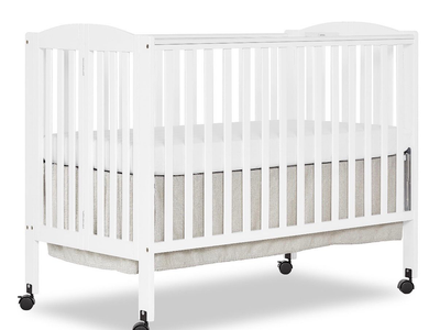 Dream On Me Folding Full Size Crib – NEW