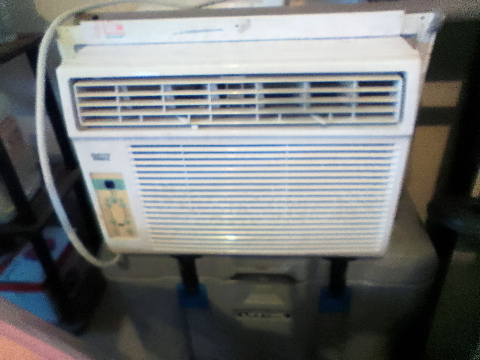 Room air conditioner - window