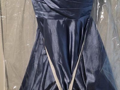 Elegant Large Blue Satin Finger-Tip Length Formal Dress - Perfect for Special Occasions wedding or formal events