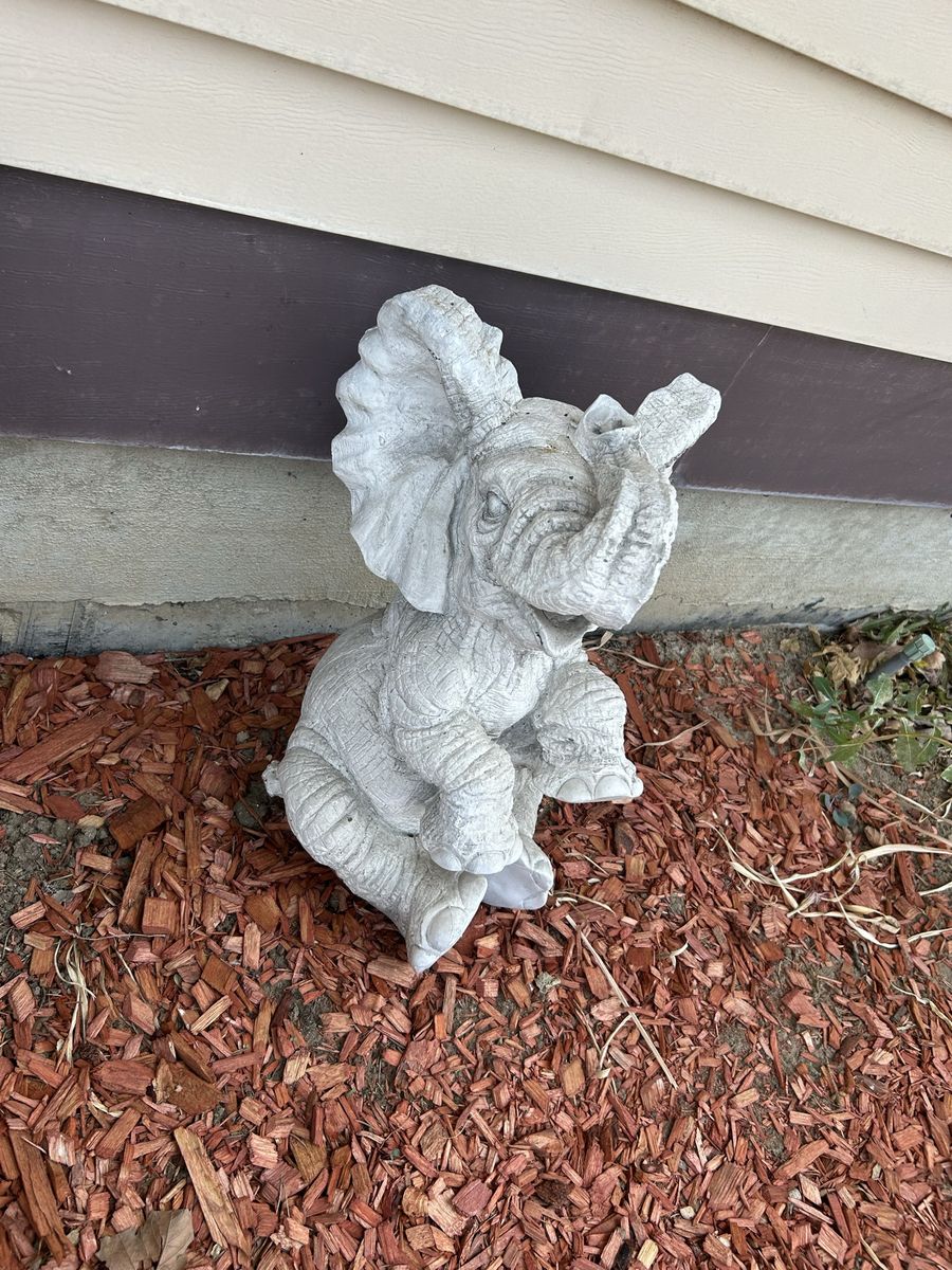 Concrete Elephant Garden Statue Figurine