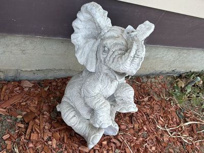 Concrete Elephant Garden Statue Figurine