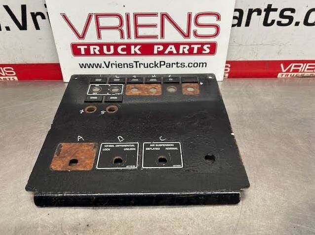 S64-1072-5 PANEL-SWITCH UPPER INCLUDING LAMP-IDS
P54-1032-81; P54-1032-79;