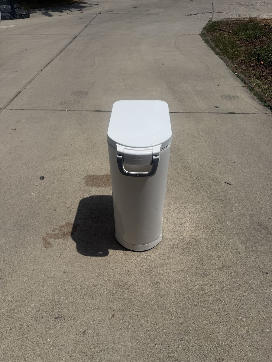 Simple Human XL Dog Food Container