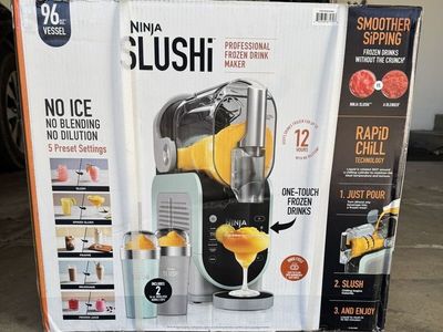 New Ninja Slushi machine 96oz