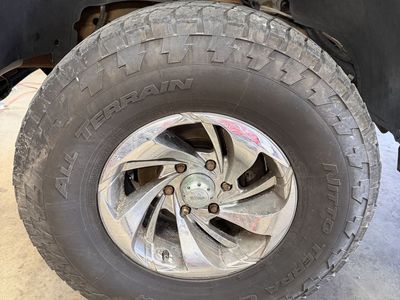 Chevy / GMC 1500 wheels and tires