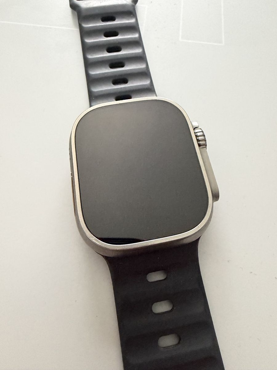Apple Watch Ultra 49mm GPS + LTE Titanium Case (Gen 1) Gray Band