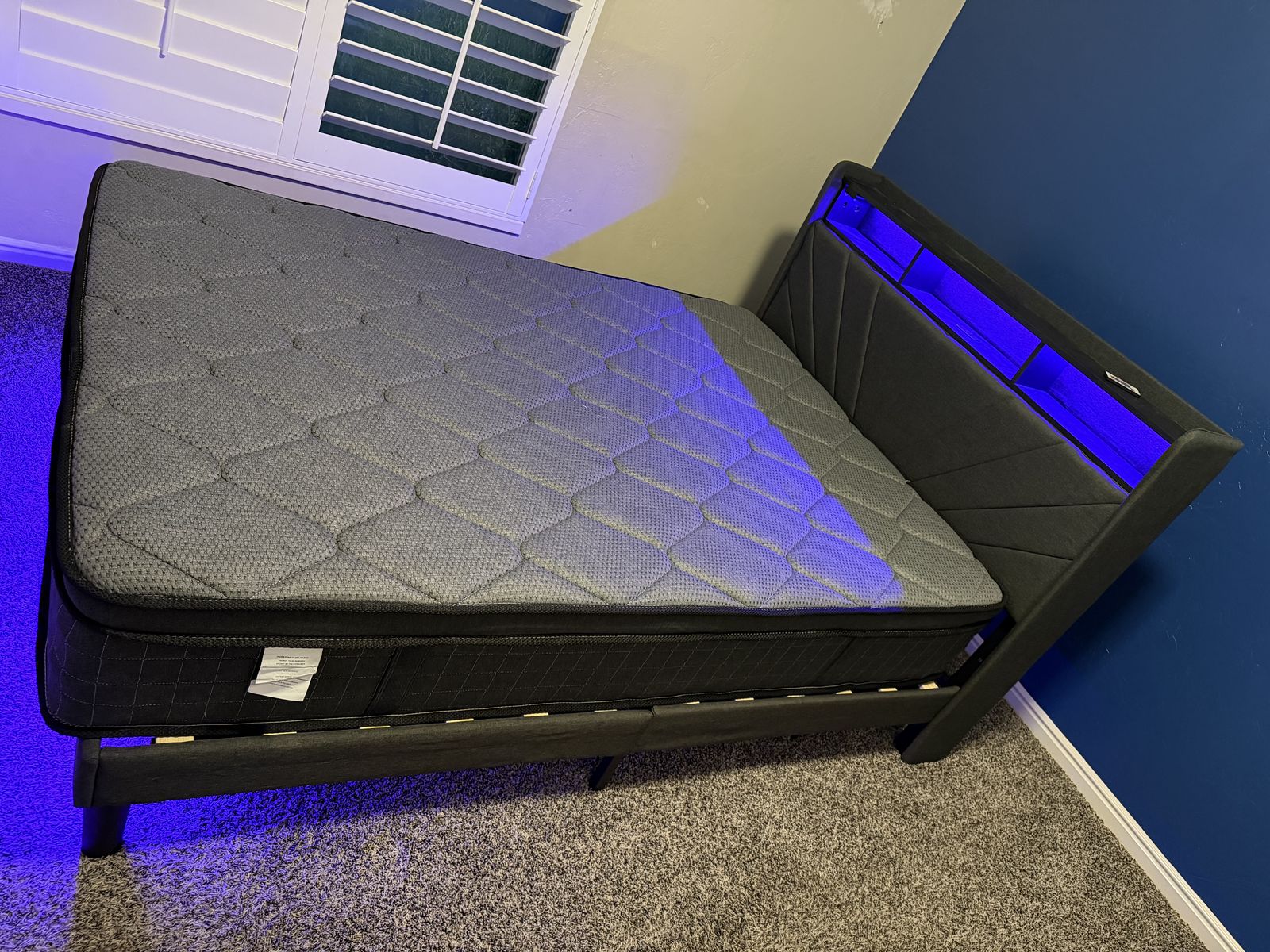 Full Size Bed With Mattress